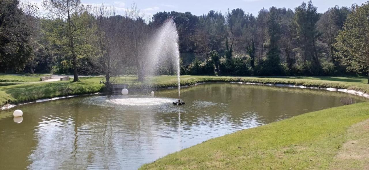 Charmant T2 Climatise Avec Belle Vue , Golf De Pont-Royal Mallemort Exterior photo