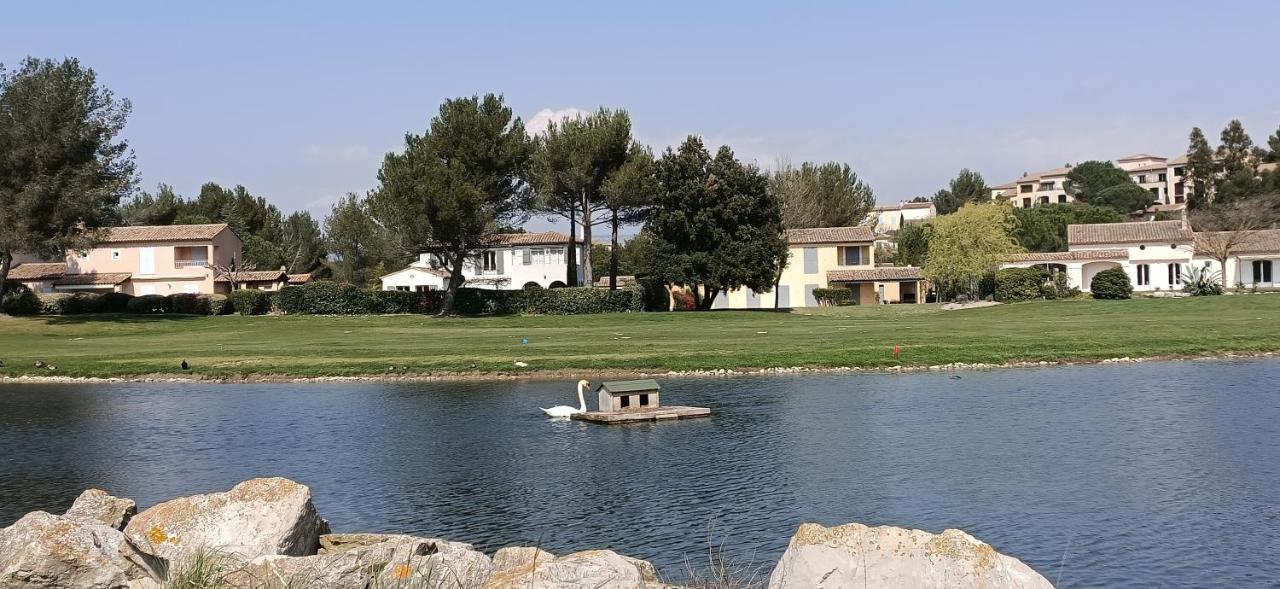Charmant T2 Climatise Avec Belle Vue , Golf De Pont-Royal Mallemort Exterior photo